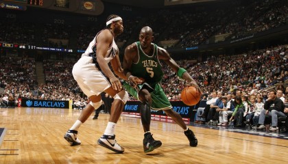 开云体育充值-悬念重重！那些欧冠最扣人心弦的比赛时刻，欧冠史上最经典的比赛